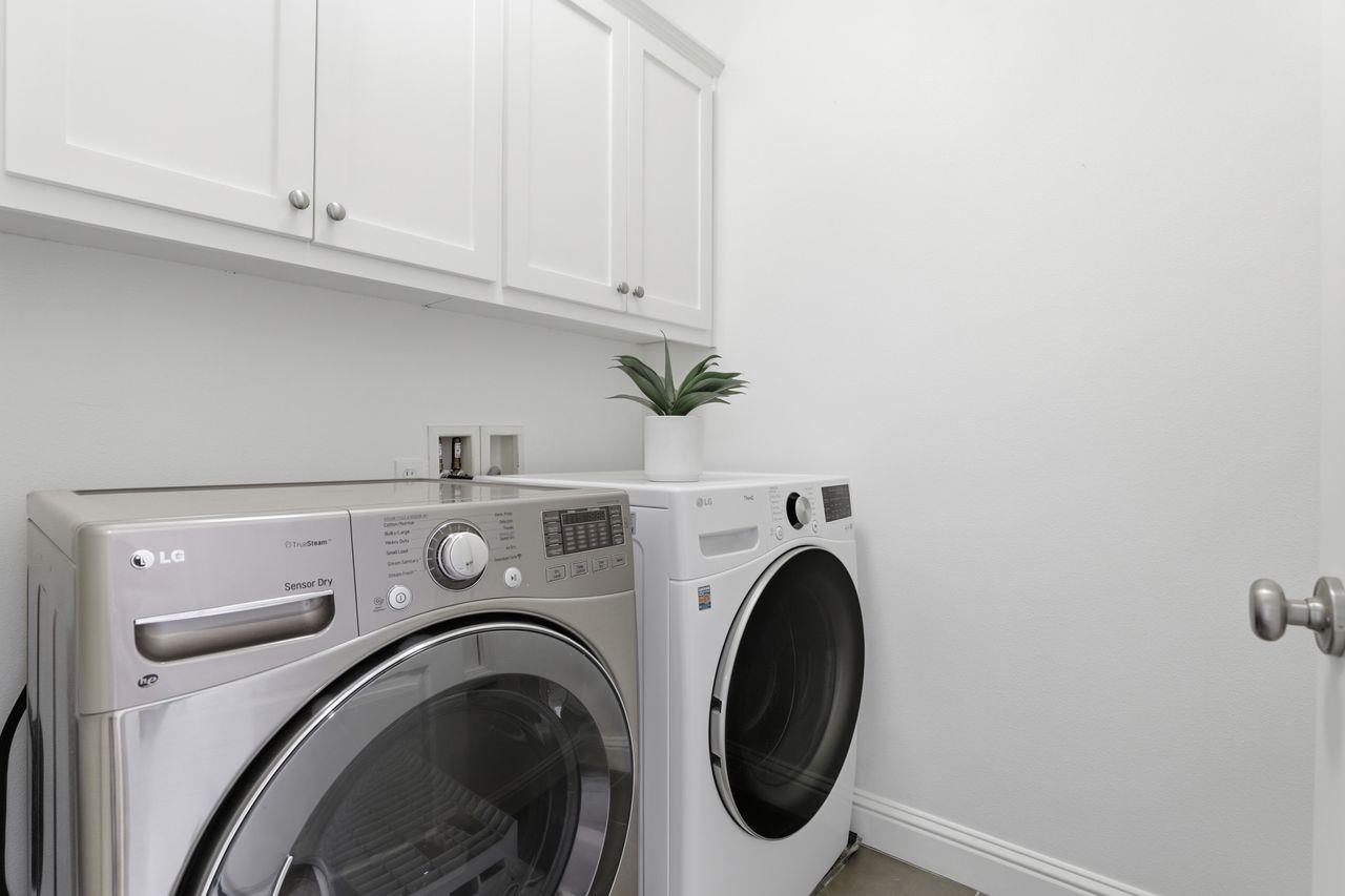 Detail Gallery Image 20 of 45 For 580 De Guigne Dr, Sunnyvale,  CA 94085 - 3 Beds | 3/1 Baths