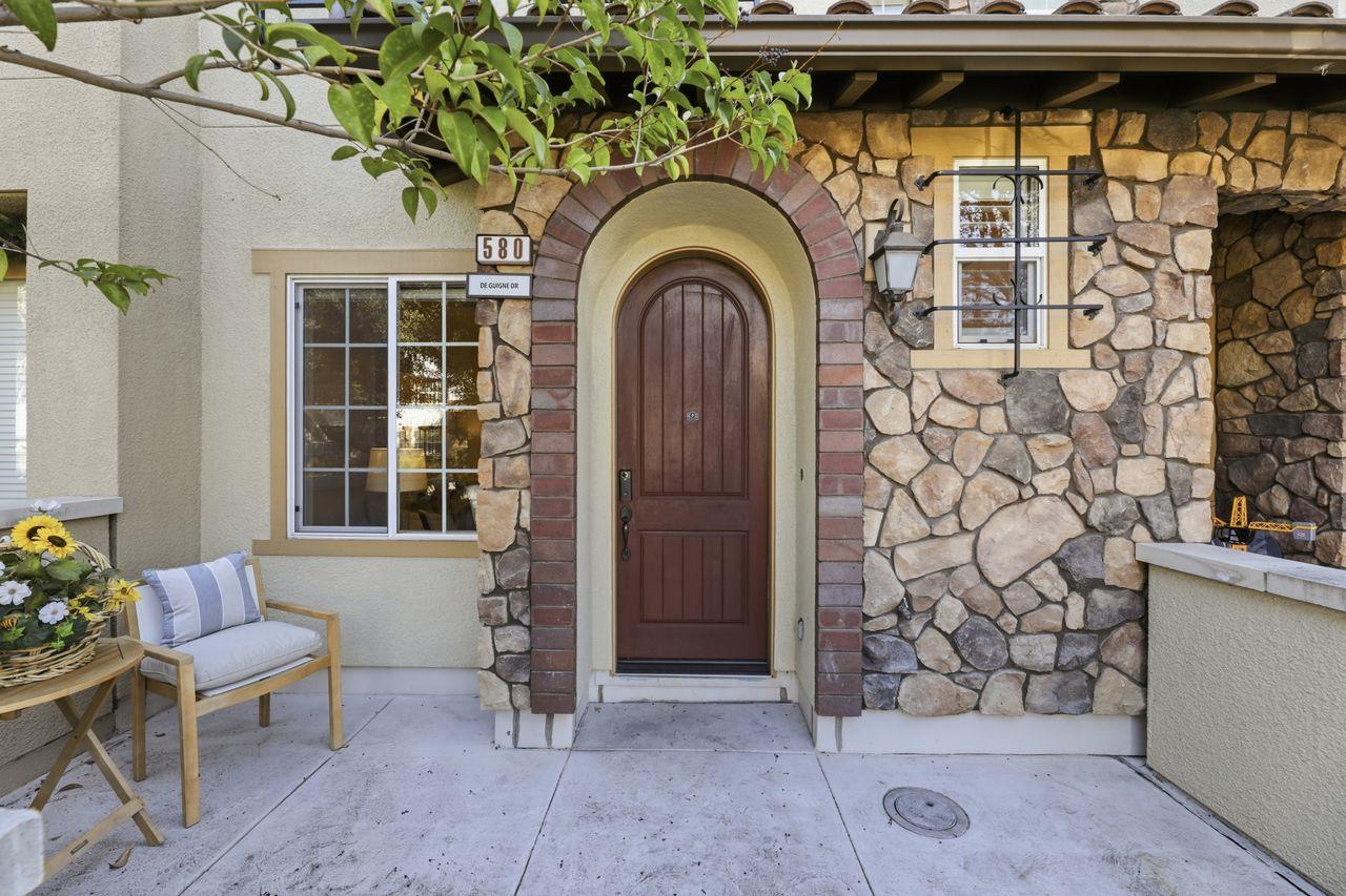 Detail Gallery Image 27 of 45 For 580 De Guigne Dr, Sunnyvale,  CA 94085 - 3 Beds | 3/1 Baths