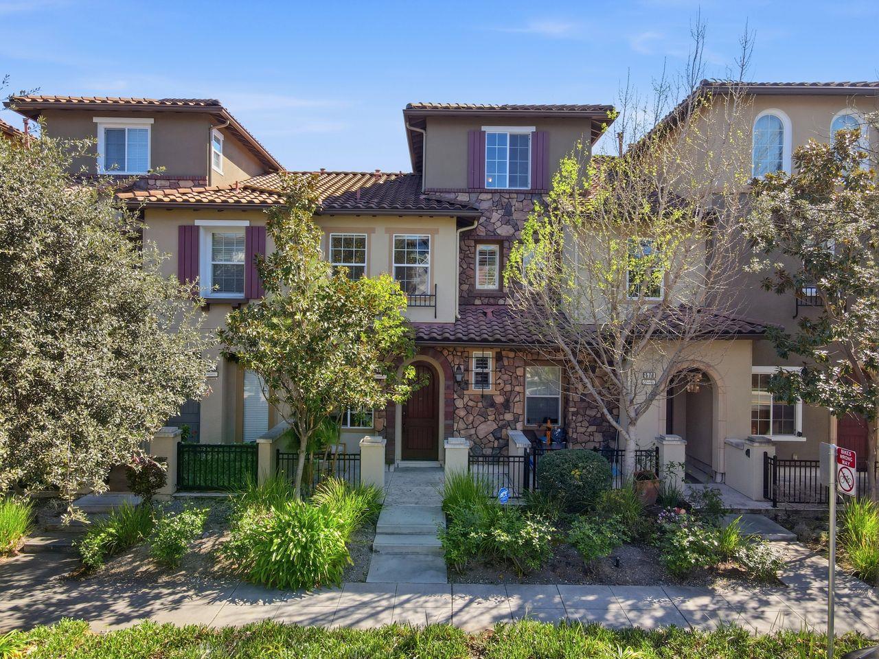 Detail Gallery Image 31 of 45 For 580 De Guigne Dr, Sunnyvale,  CA 94085 - 3 Beds | 3/1 Baths