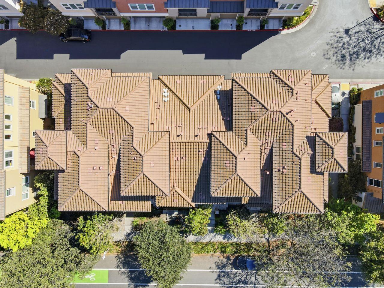 Detail Gallery Image 34 of 45 For 580 De Guigne Dr, Sunnyvale,  CA 94085 - 3 Beds | 3/1 Baths