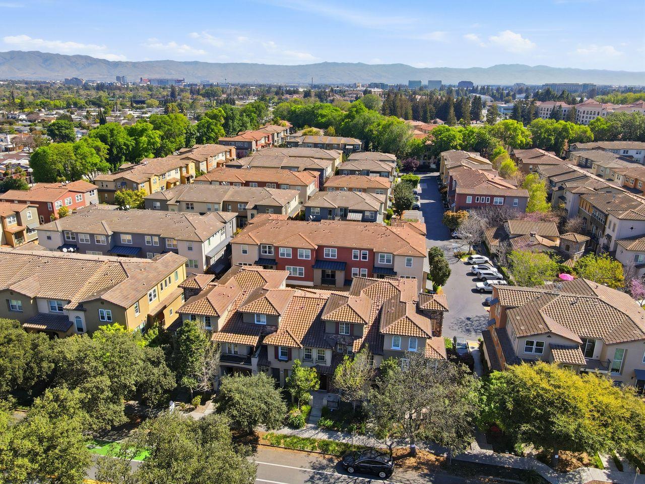 Detail Gallery Image 36 of 45 For 580 De Guigne Dr, Sunnyvale,  CA 94085 - 3 Beds | 3/1 Baths