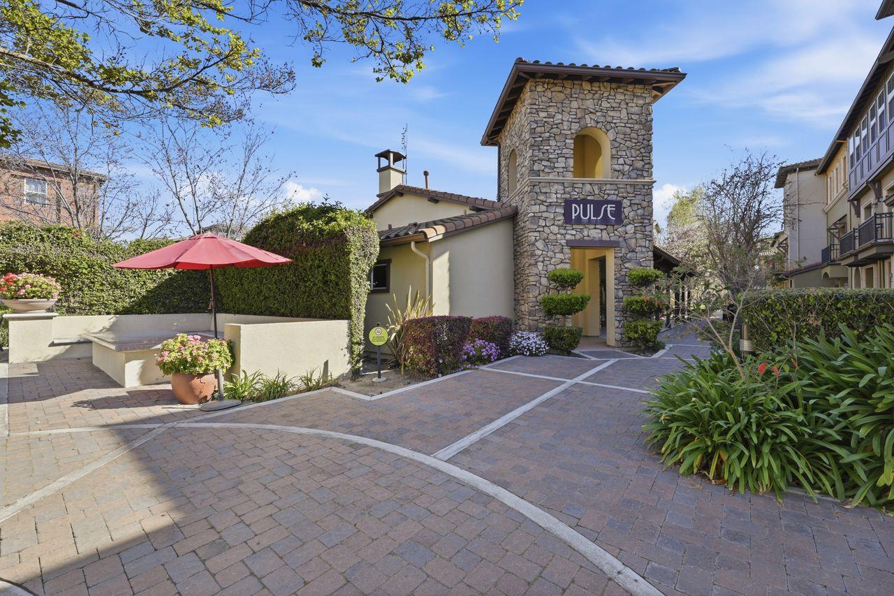 Detail Gallery Image 37 of 45 For 580 De Guigne Dr, Sunnyvale,  CA 94085 - 3 Beds | 3/1 Baths