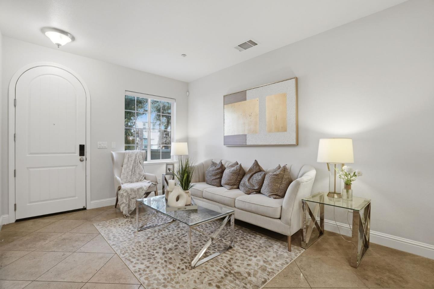 Detail Gallery Image 5 of 45 For 580 De Guigne Dr, Sunnyvale,  CA 94085 - 3 Beds | 3/1 Baths