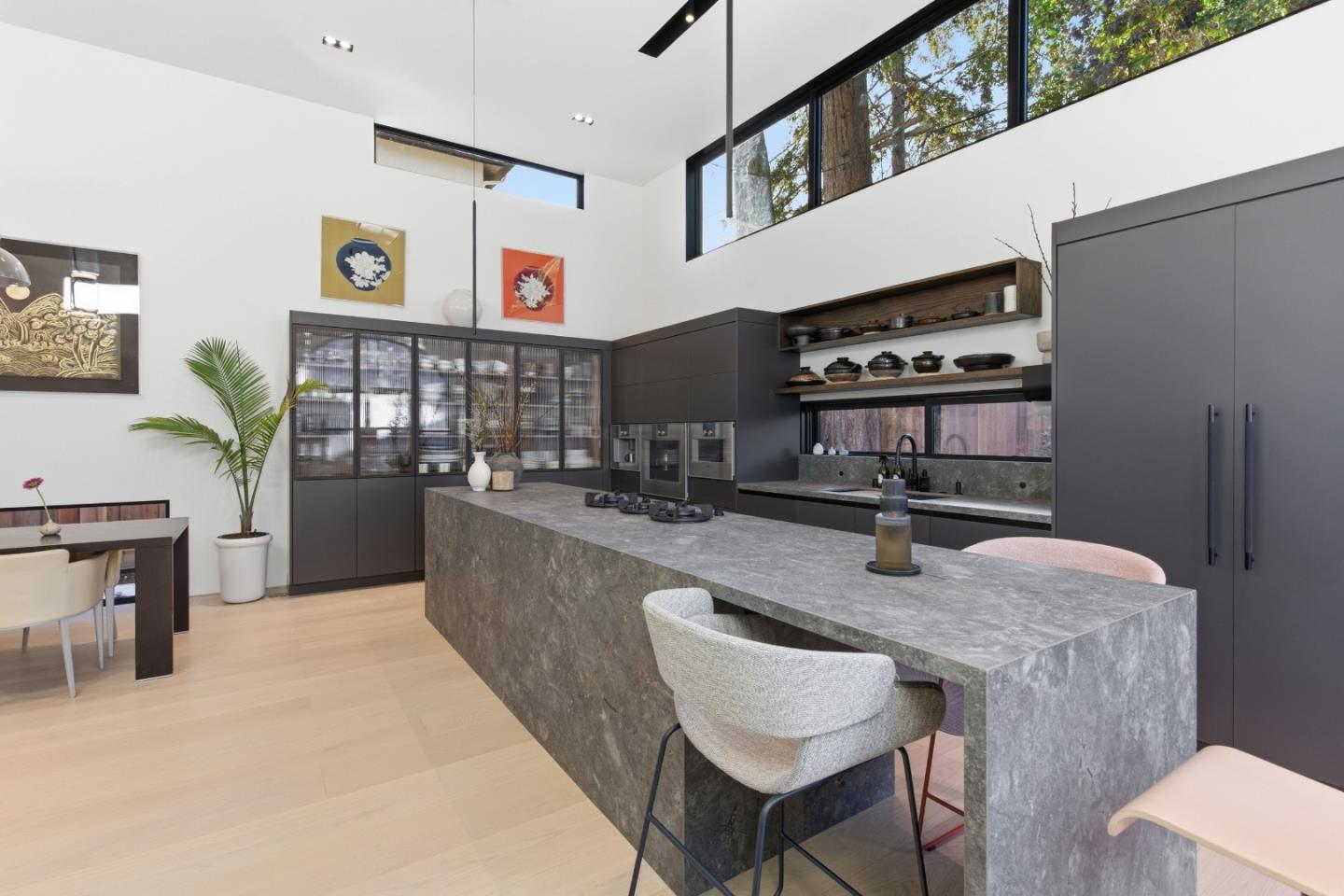 Detail Gallery Image 12 of 44 For 947 Colonial, Palo Alto,  CA 94303 - 3 Beds | 2/1 Baths