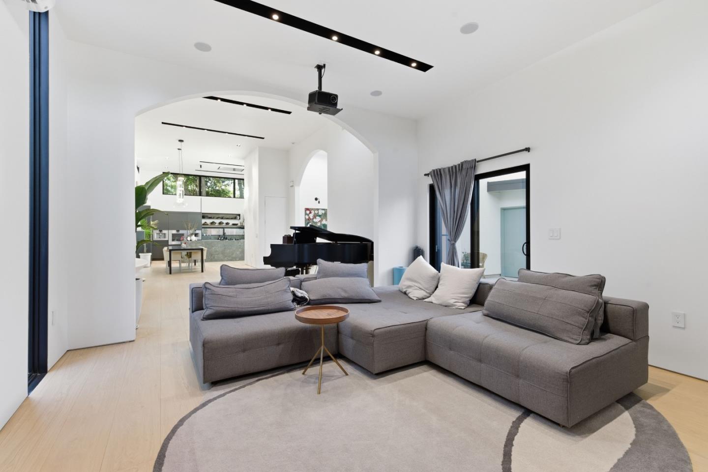 Detail Gallery Image 18 of 44 For 947 Colonial, Palo Alto,  CA 94303 - 3 Beds | 2/1 Baths