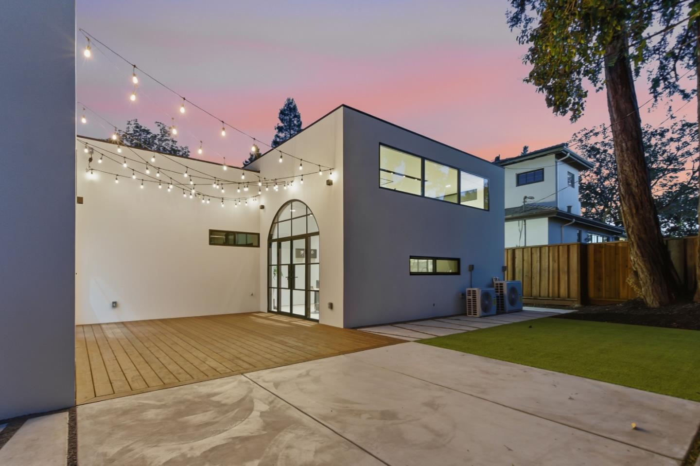 Detail Gallery Image 31 of 44 For 947 Colonial, Palo Alto,  CA 94303 - 3 Beds | 2/1 Baths