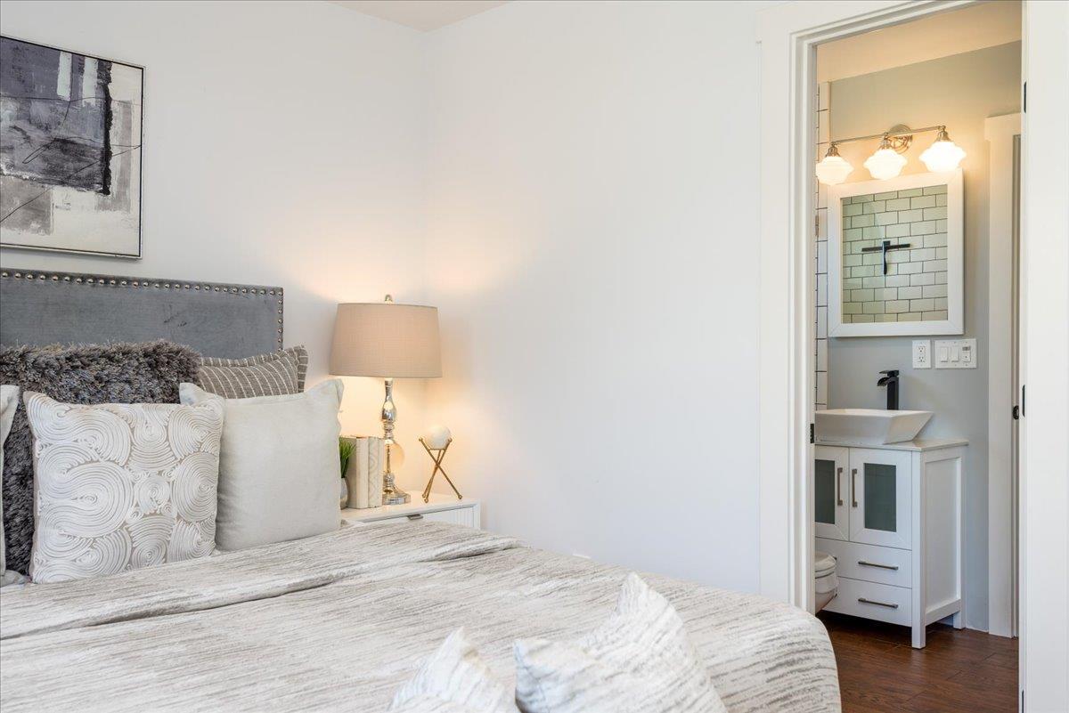 Detail Gallery Image 18 of 66 For 12 Cranfield Ave, San Carlos,  CA 94070 - 5 Beds | 2/1 Baths