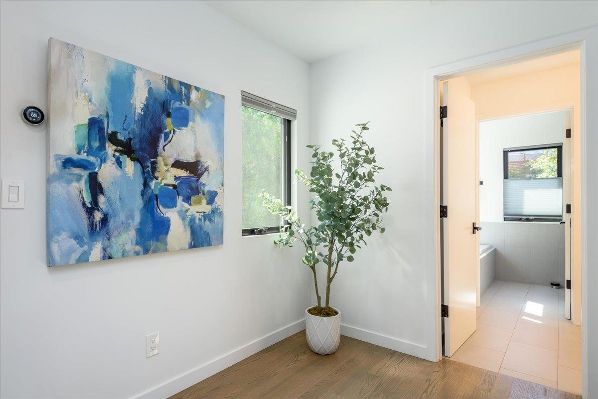 Detail Gallery Image 21 of 66 For 12 Cranfield Ave, San Carlos,  CA 94070 - 5 Beds | 2/1 Baths