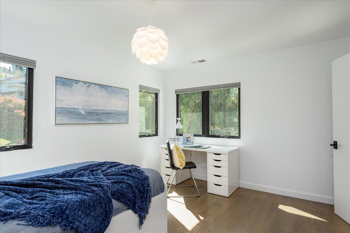 Detail Gallery Image 25 of 66 For 12 Cranfield Ave, San Carlos,  CA 94070 - 5 Beds | 2/1 Baths