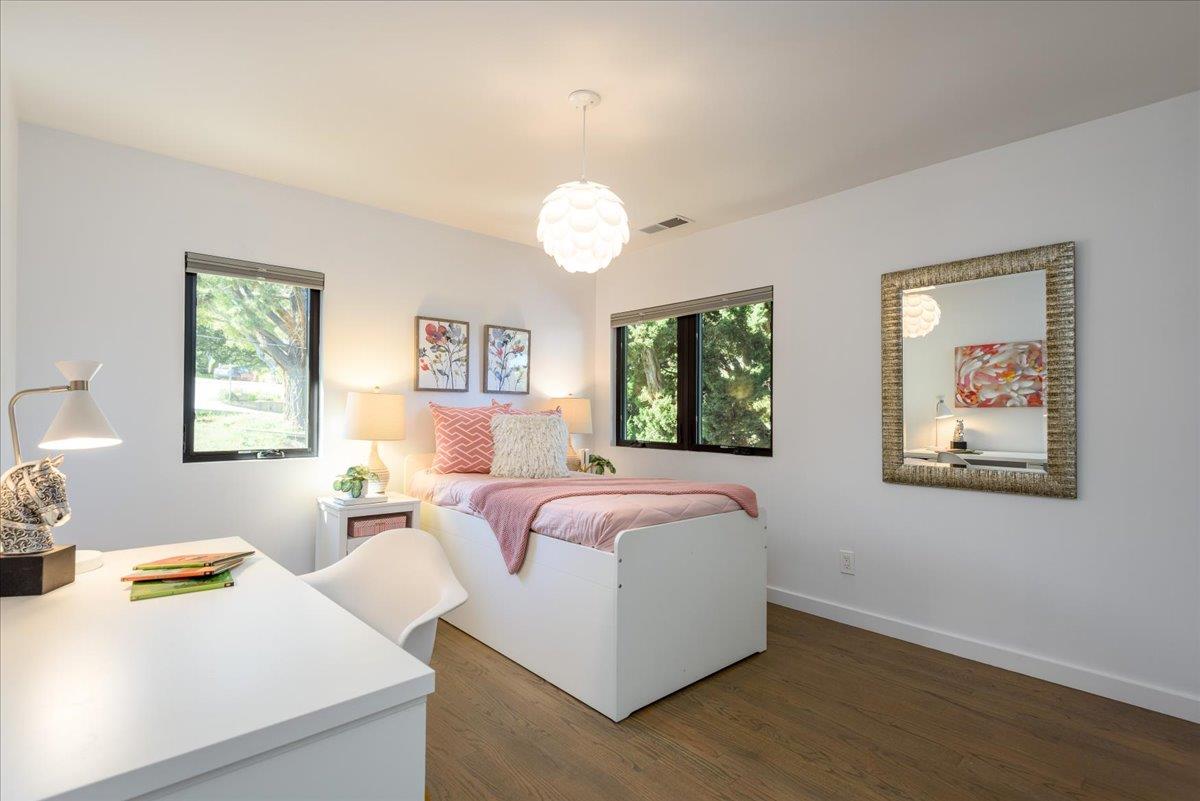 Detail Gallery Image 26 of 66 For 12 Cranfield Ave, San Carlos,  CA 94070 - 5 Beds | 2/1 Baths