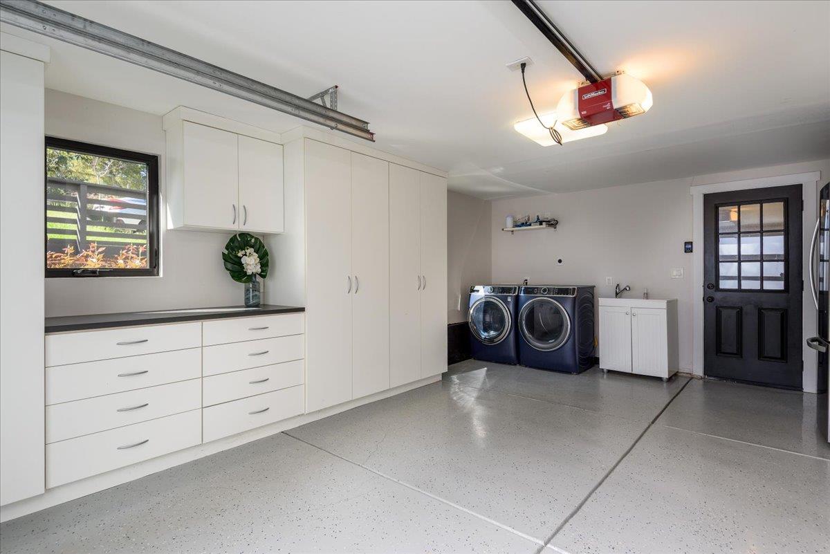 Detail Gallery Image 31 of 66 For 12 Cranfield Ave, San Carlos,  CA 94070 - 5 Beds | 2/1 Baths