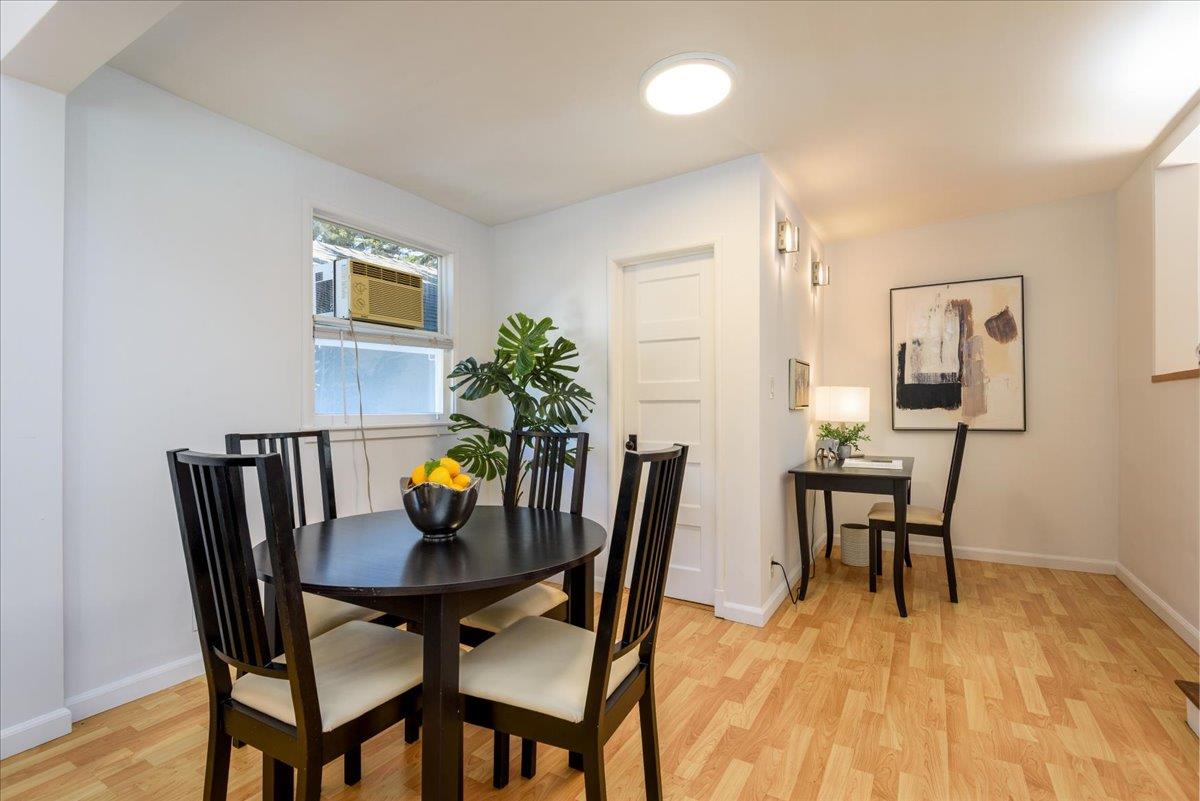 Detail Gallery Image 35 of 66 For 12 Cranfield Ave, San Carlos,  CA 94070 - 5 Beds | 2/1 Baths