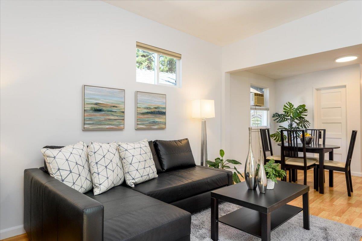 Detail Gallery Image 38 of 66 For 12 Cranfield Ave, San Carlos,  CA 94070 - 5 Beds | 2/1 Baths