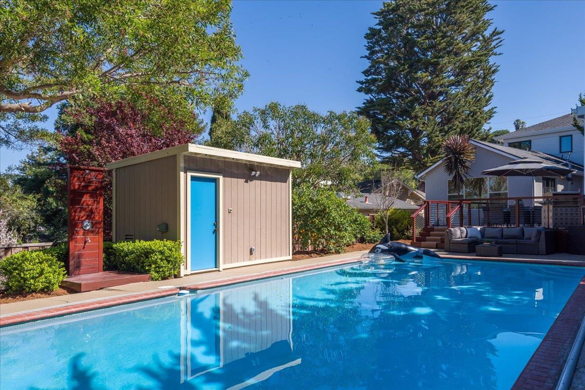 Detail Gallery Image 40 of 66 For 12 Cranfield Ave, San Carlos,  CA 94070 - 5 Beds | 2/1 Baths