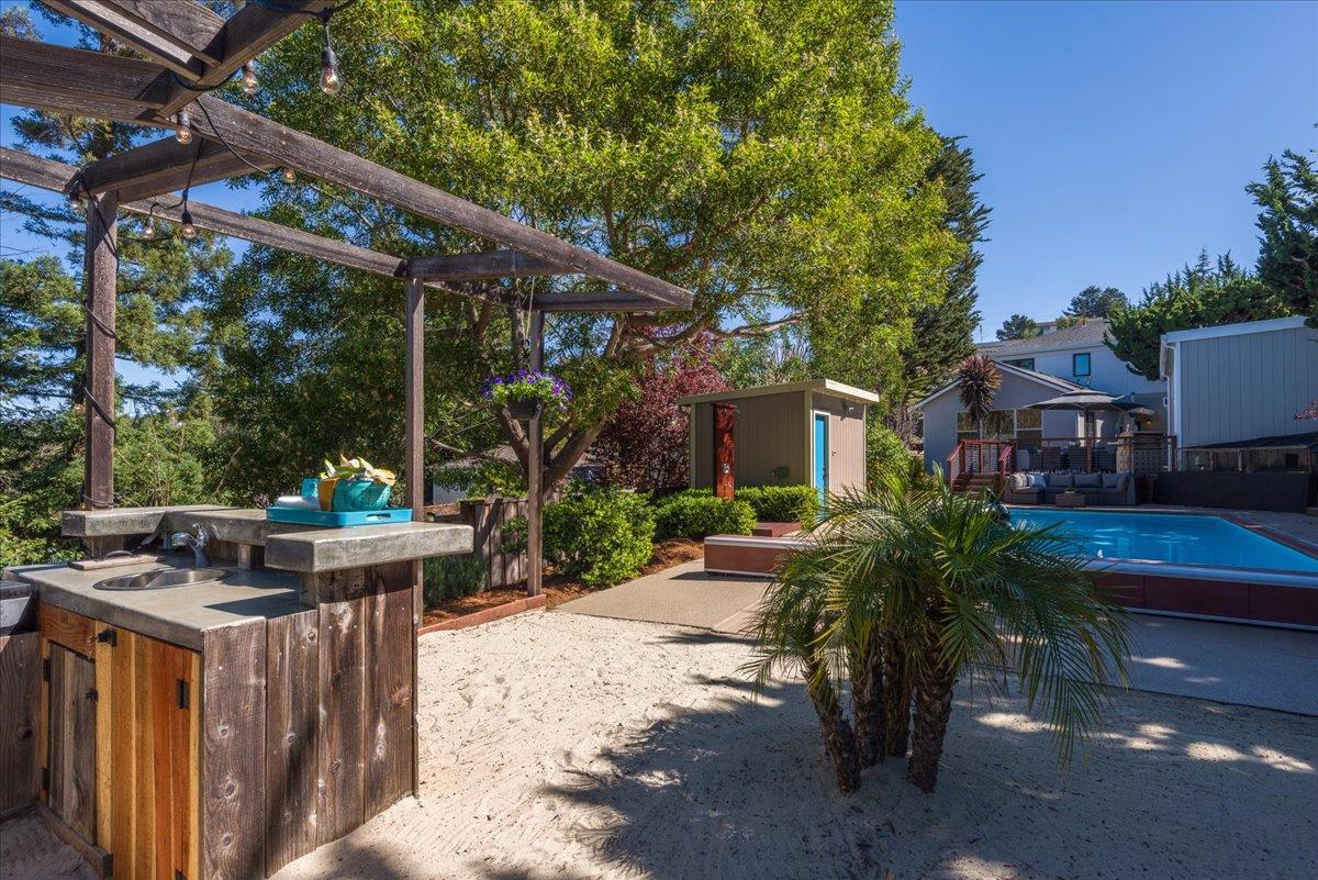 Detail Gallery Image 43 of 66 For 12 Cranfield Ave, San Carlos,  CA 94070 - 5 Beds | 2/1 Baths