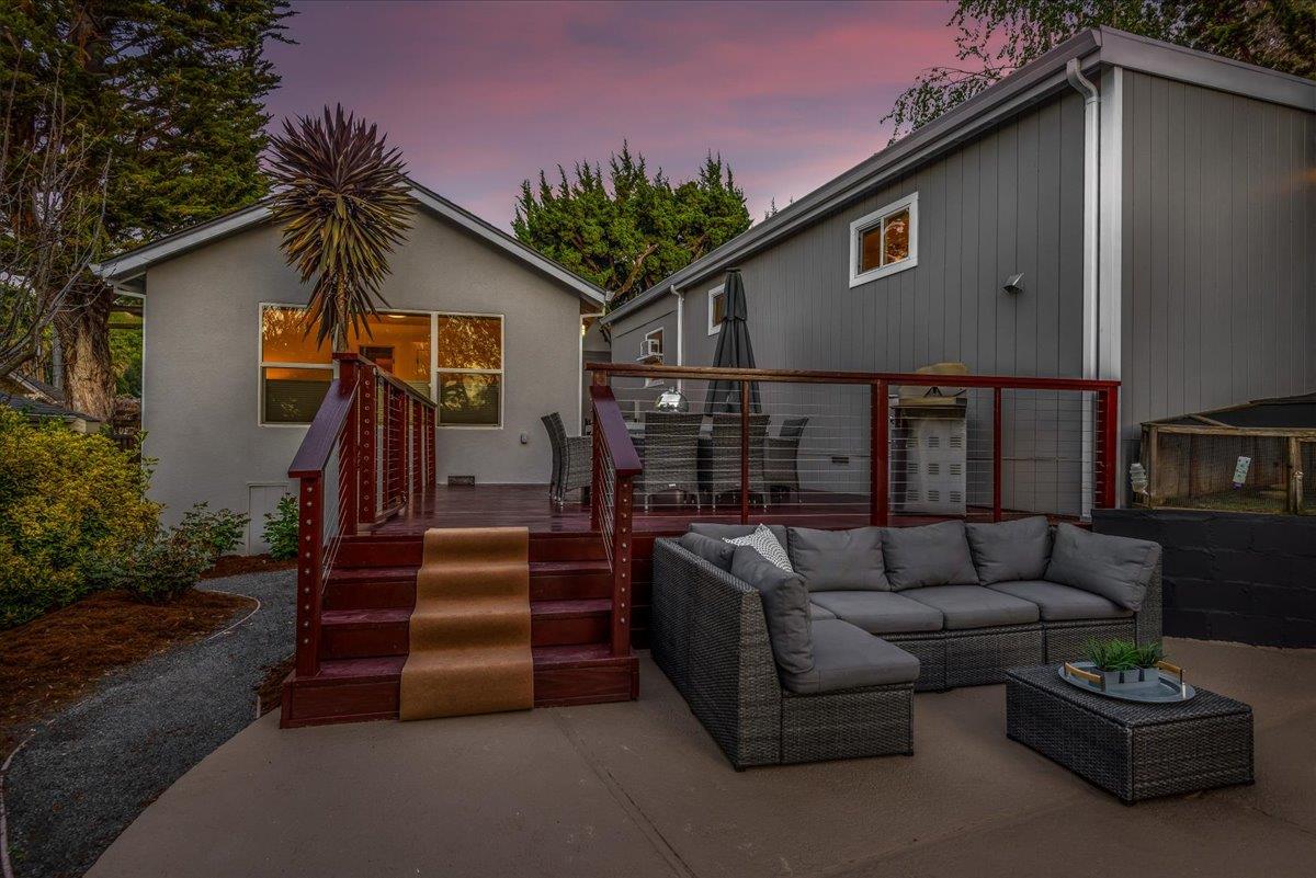 Detail Gallery Image 46 of 66 For 12 Cranfield Ave, San Carlos,  CA 94070 - 5 Beds | 2/1 Baths