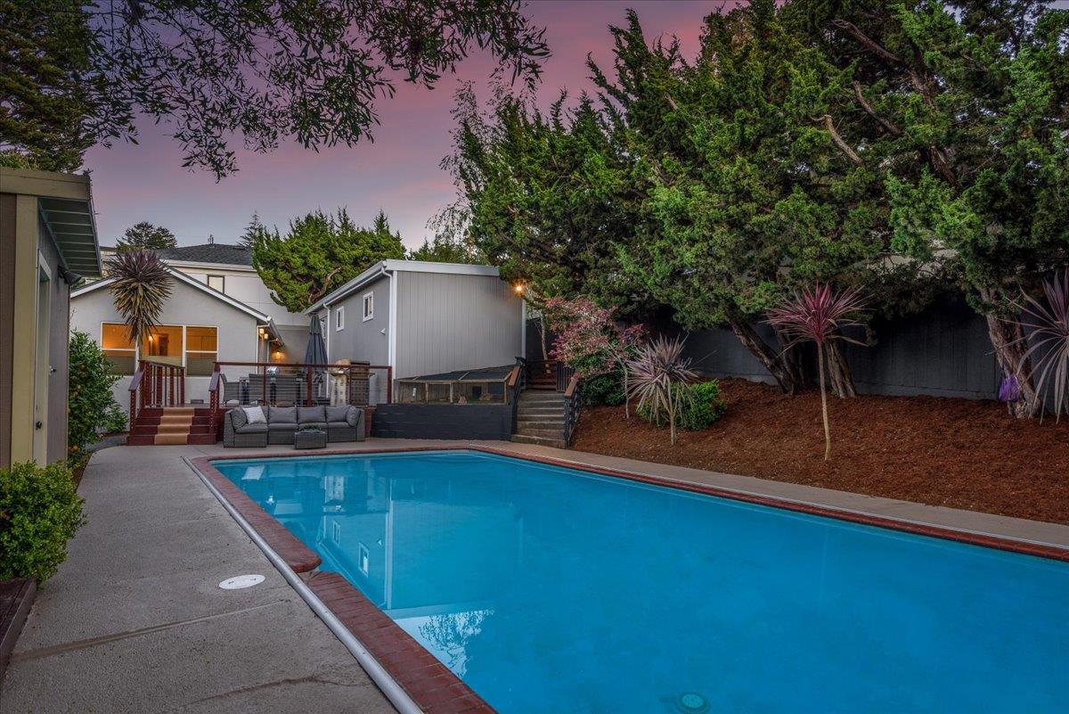 Detail Gallery Image 48 of 66 For 12 Cranfield Ave, San Carlos,  CA 94070 - 5 Beds | 2/1 Baths