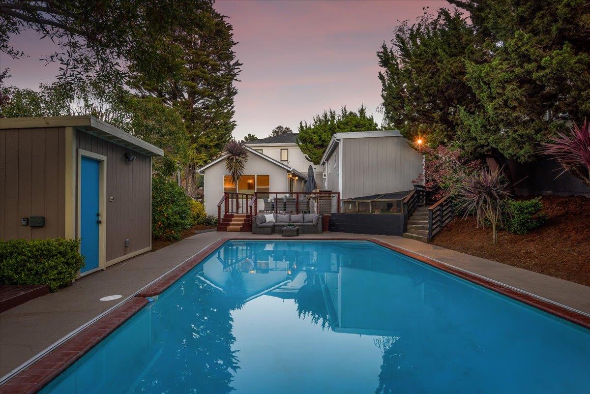 Detail Gallery Image 49 of 66 For 12 Cranfield Ave, San Carlos,  CA 94070 - 5 Beds | 2/1 Baths