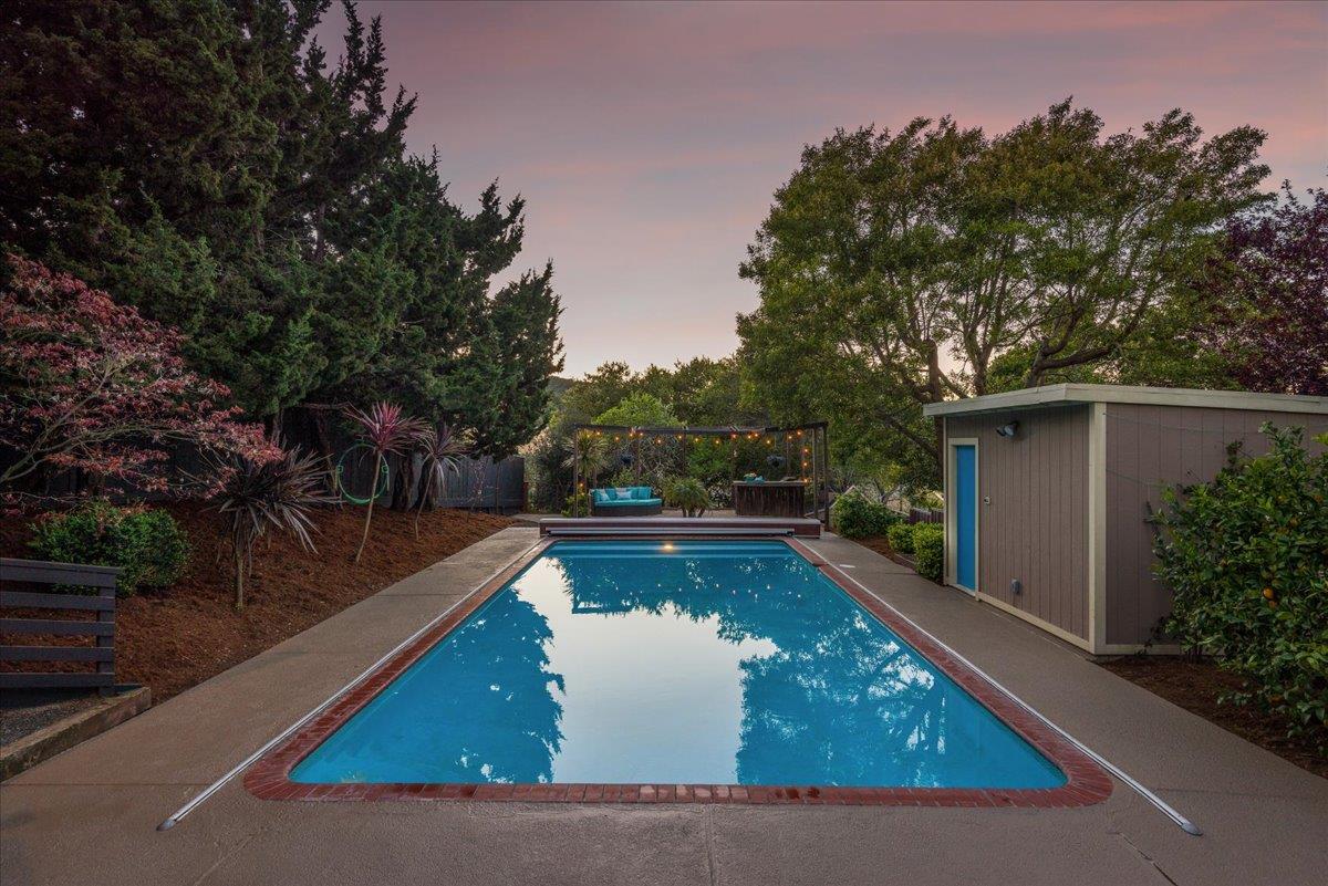 Detail Gallery Image 52 of 66 For 12 Cranfield Ave, San Carlos,  CA 94070 - 5 Beds | 2/1 Baths