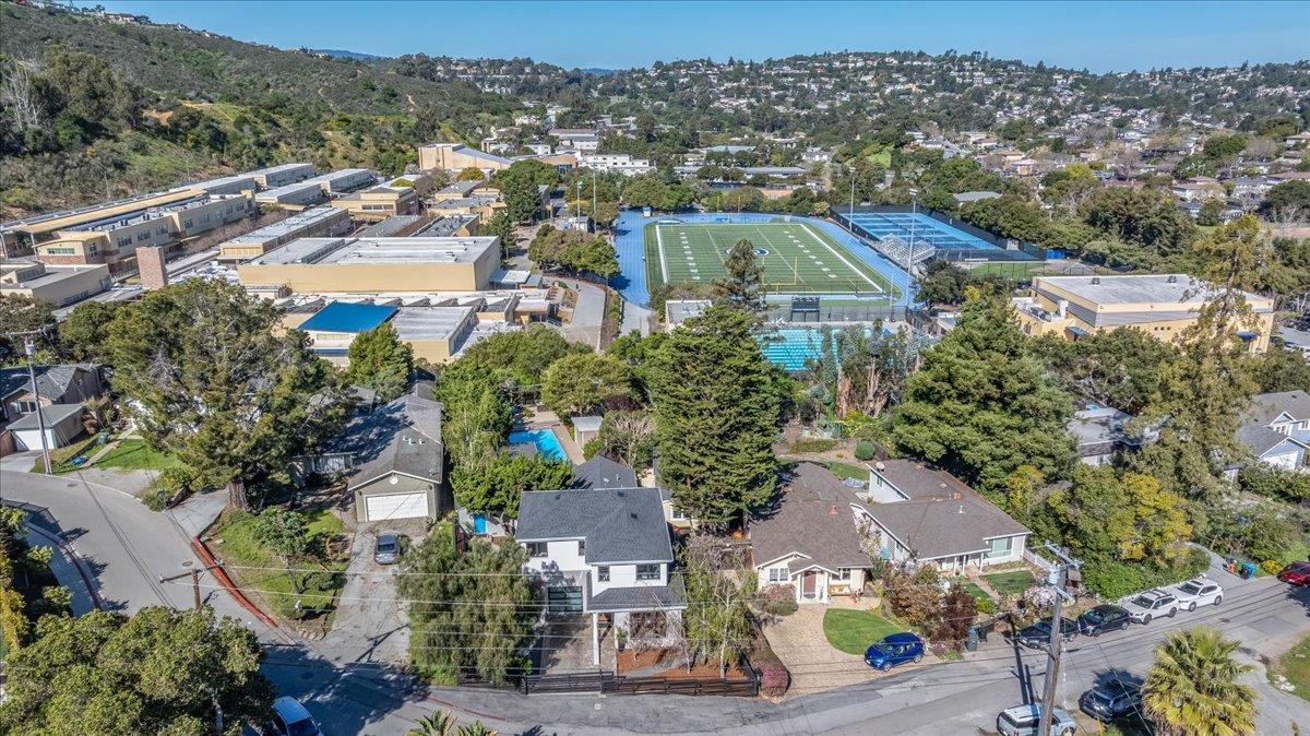 Detail Gallery Image 56 of 66 For 12 Cranfield Ave, San Carlos,  CA 94070 - 5 Beds | 2/1 Baths