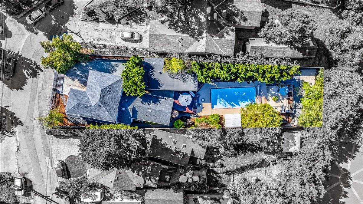 Detail Gallery Image 57 of 66 For 12 Cranfield Ave, San Carlos,  CA 94070 - 5 Beds | 2/1 Baths