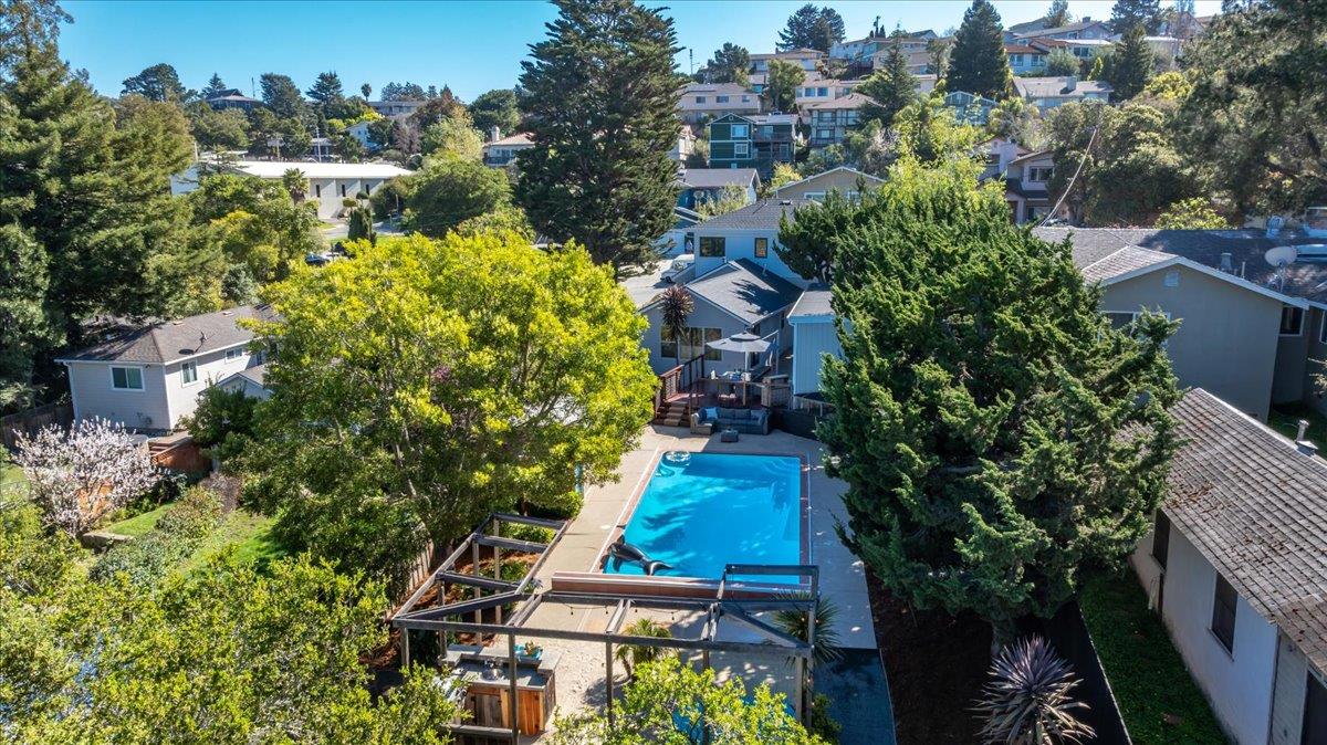 Detail Gallery Image 60 of 66 For 12 Cranfield Ave, San Carlos,  CA 94070 - 5 Beds | 2/1 Baths