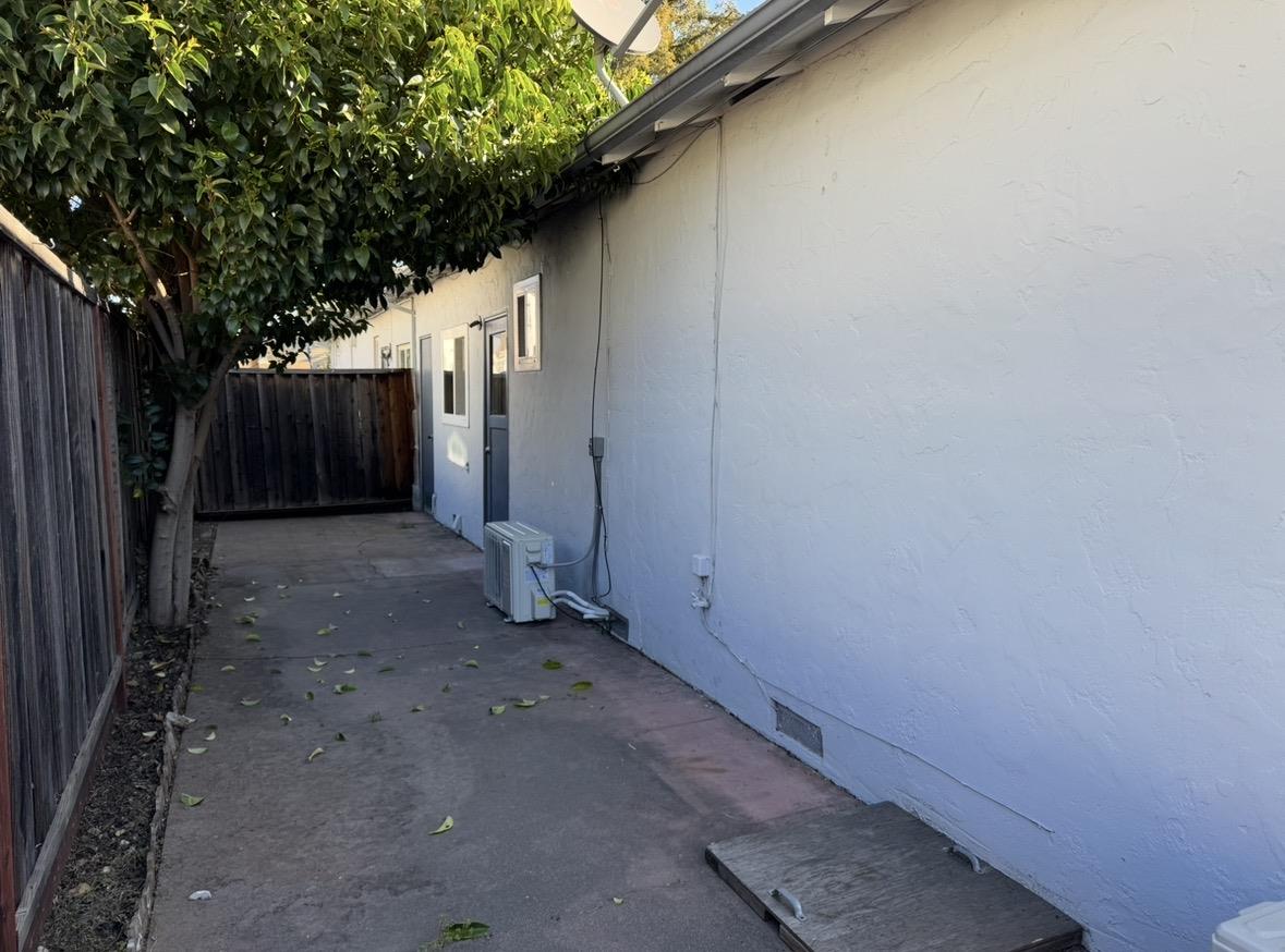 Detail Gallery Image 11 of 12 For 123 Evandale Ave #B,  Mountain View,  CA 94043 - 1 Beds | 1 Baths