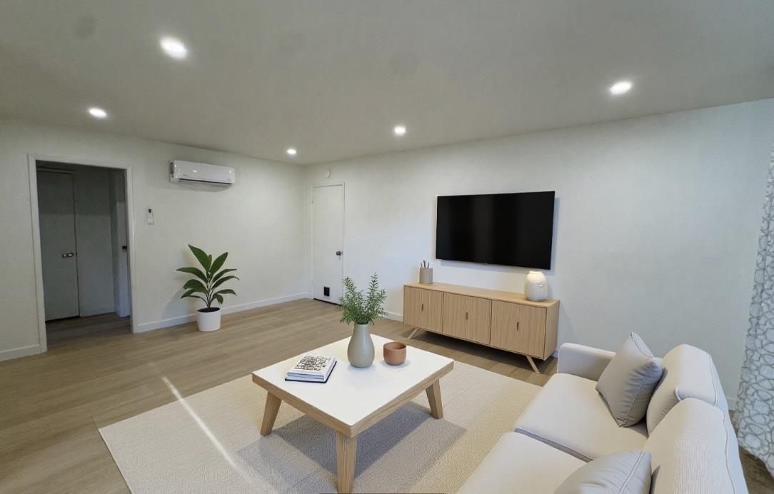 Detail Gallery Image 2 of 12 For 123 Evandale Ave #B,  Mountain View,  CA 94043 - 1 Beds | 1 Baths