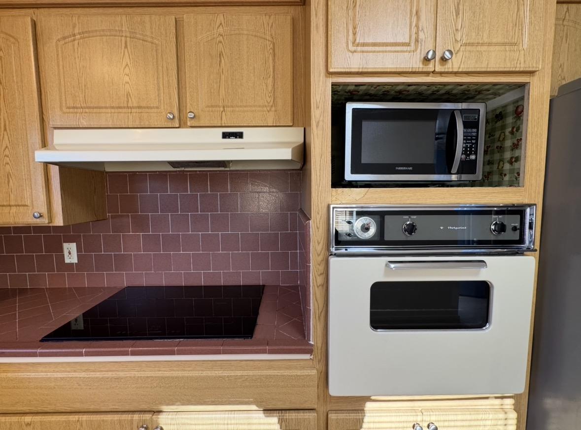 Detail Gallery Image 6 of 12 For 123 Evandale Ave #B,  Mountain View,  CA 94043 - 1 Beds | 1 Baths