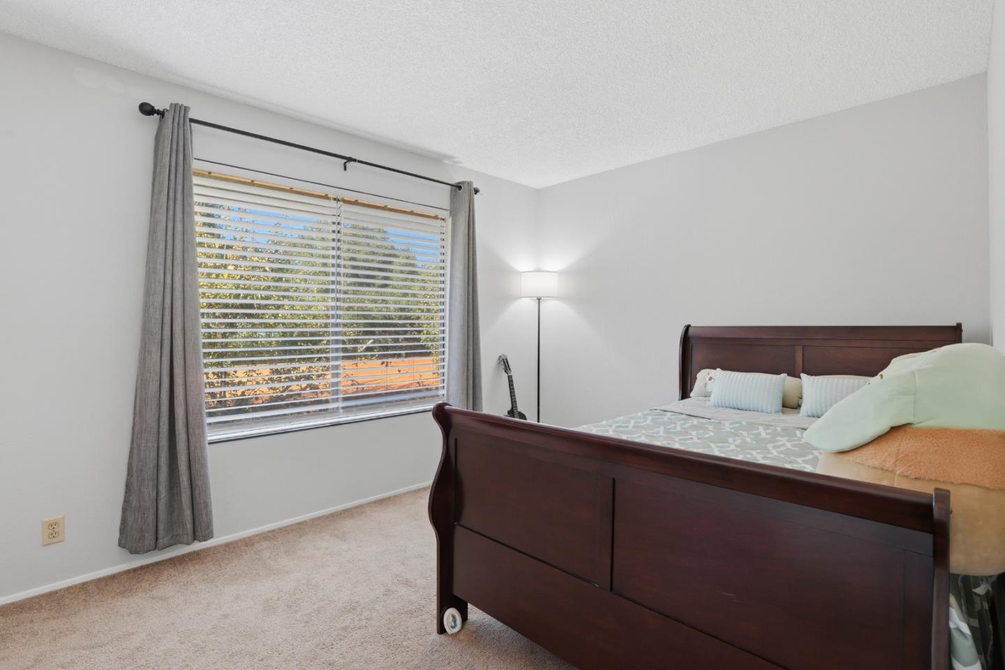 Detail Gallery Image 19 of 32 For 205 Del Valle Cir, El Sobrante,  CA 94803 - 2 Beds | 1/1 Baths