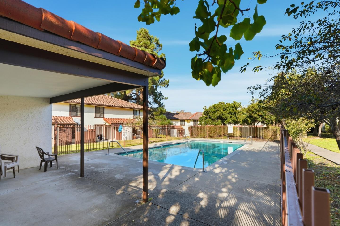 Detail Gallery Image 26 of 32 For 205 Del Valle Cir, El Sobrante,  CA 94803 - 2 Beds | 1/1 Baths