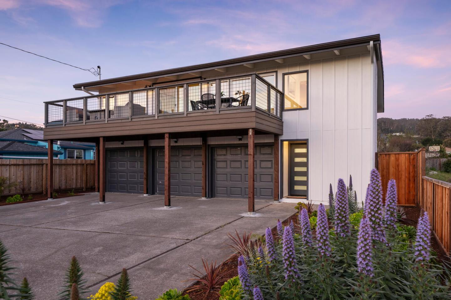 Detail Gallery Image 2 of 54 For 355 Avenue Alhambra, El Granada,  CA 94018 - 4 Beds | 3 Baths