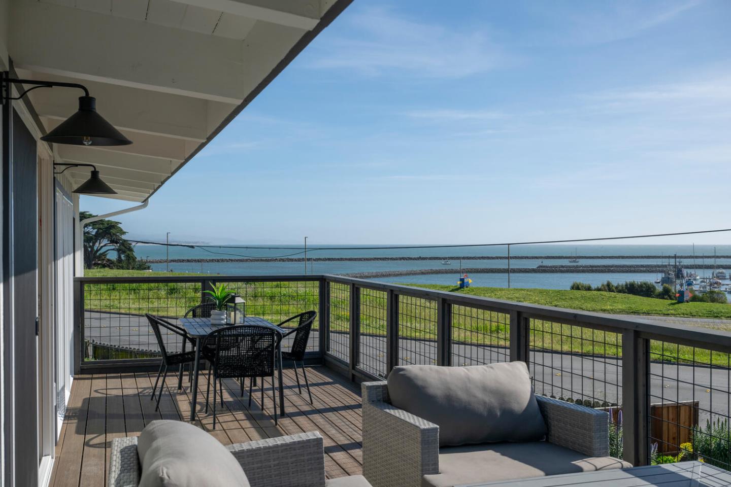 Detail Gallery Image 32 of 54 For 355 Avenue Alhambra, El Granada,  CA 94018 - 4 Beds | 3 Baths