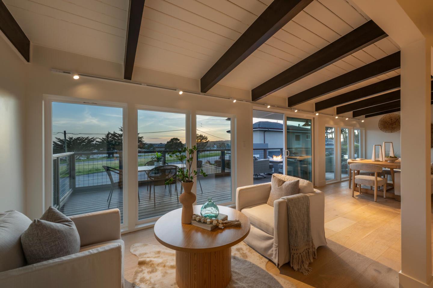 Detail Gallery Image 4 of 54 For 355 Avenue Alhambra, El Granada,  CA 94018 - 4 Beds | 3 Baths