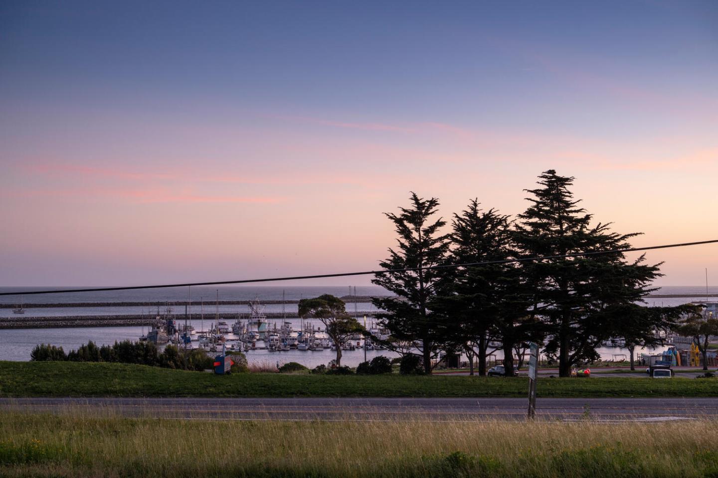 Detail Gallery Image 9 of 54 For 355 Avenue Alhambra, El Granada,  CA 94018 - 4 Beds | 3 Baths