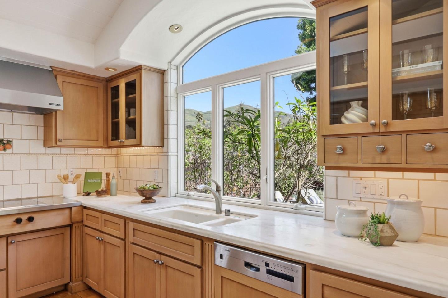 Detail Gallery Image 29 of 96 For 309 Crest Dr, San Jose,  CA 95127 - 4 Beds | 3 Baths