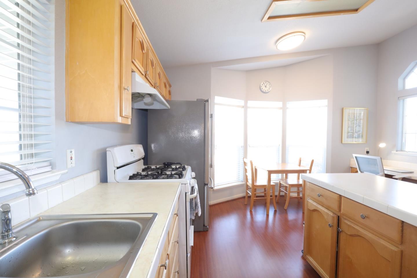 Detail Gallery Image 18 of 49 For 1220 Tasman Dr #109,  Sunnyvale,  CA 94089 - 3 Beds | 2 Baths