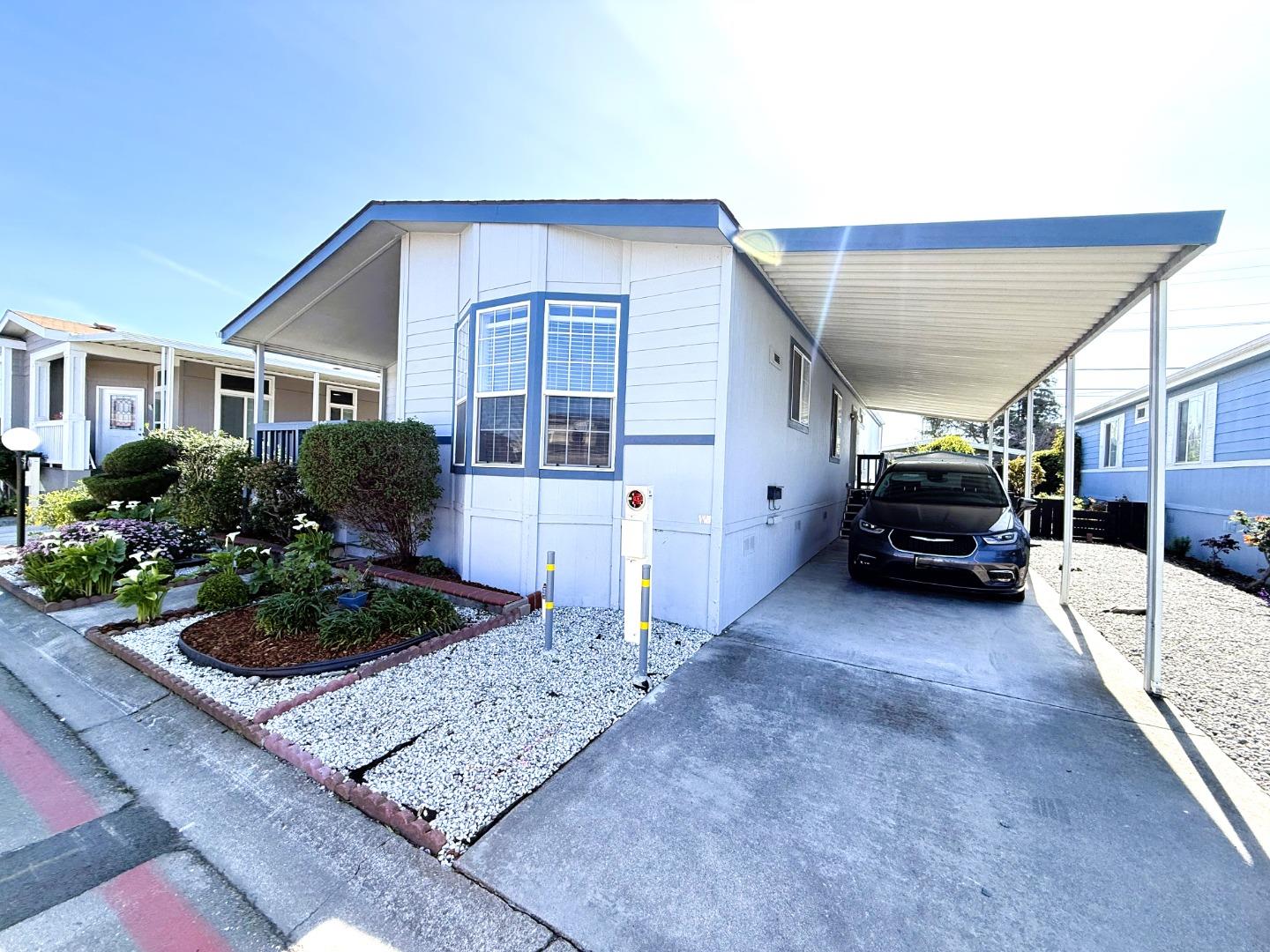 Detail Gallery Image 2 of 49 For 1220 Tasman Dr #109,  Sunnyvale,  CA 94089 - 3 Beds | 2 Baths