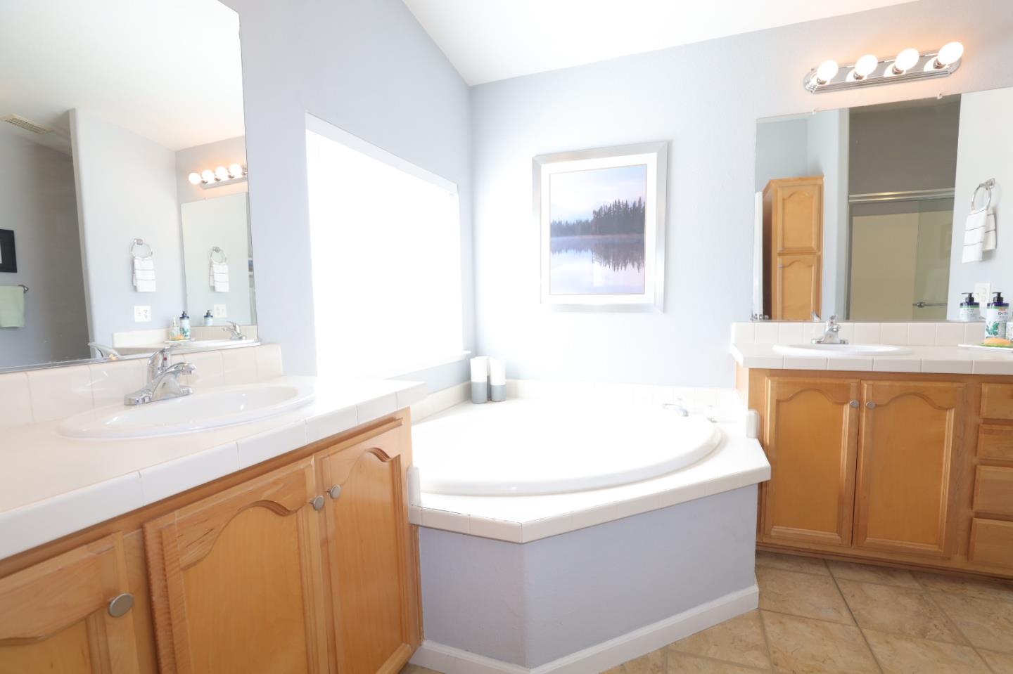 Detail Gallery Image 31 of 49 For 1220 Tasman Dr #109,  Sunnyvale,  CA 94089 - 3 Beds | 2 Baths