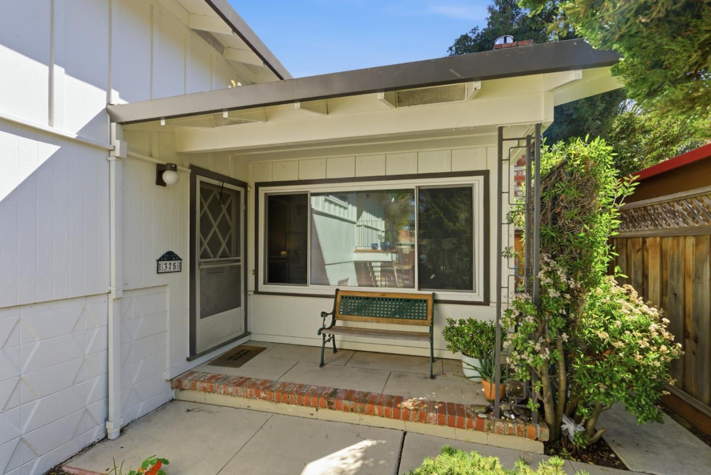 Detail Gallery Image 12 of 18 For 373 Carlos Ave, Redwood City,  CA 94061 - – Beds | – Baths