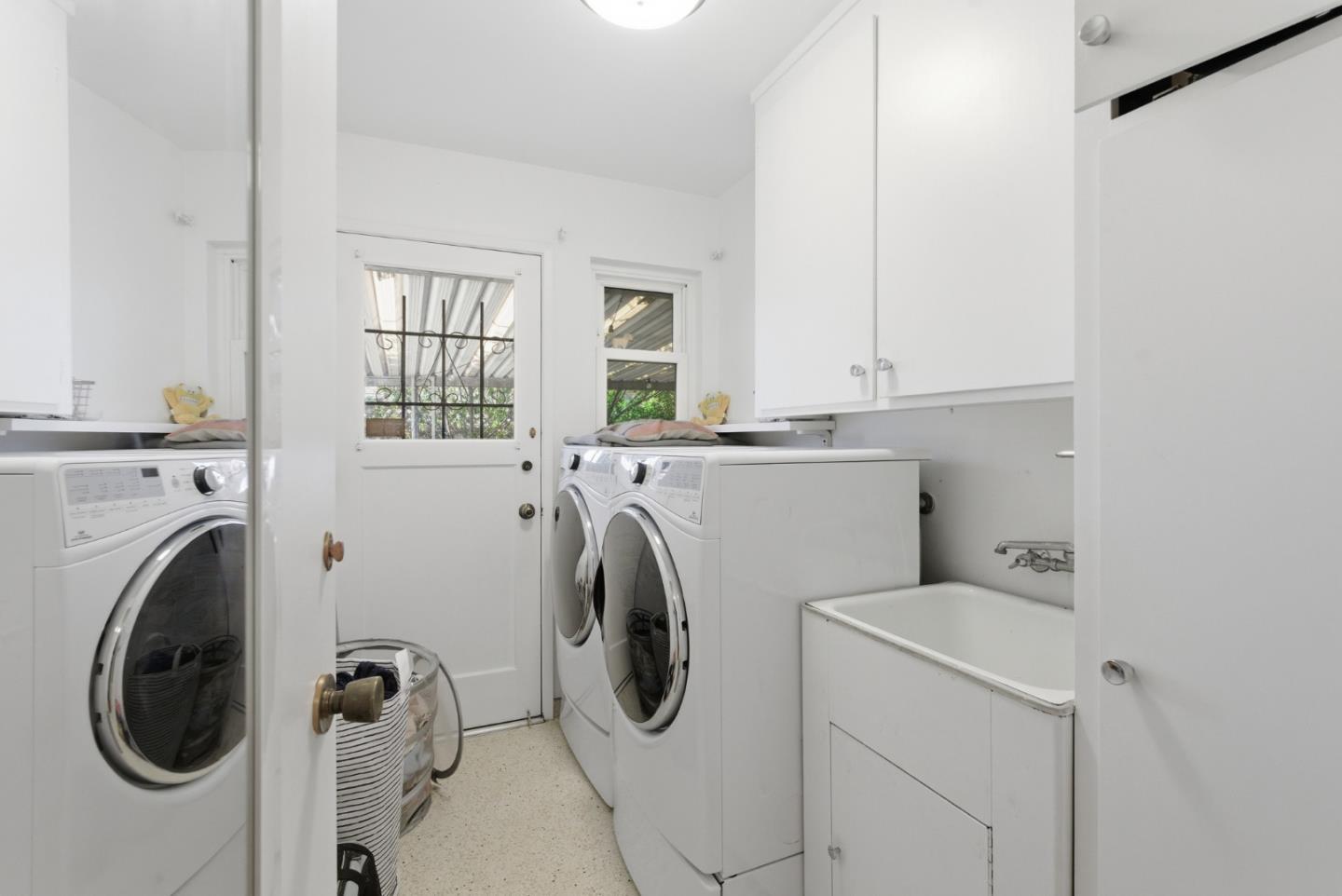 Detail Gallery Image 16 of 18 For 373 Carlos Ave, Redwood City,  CA 94061 - – Beds | – Baths