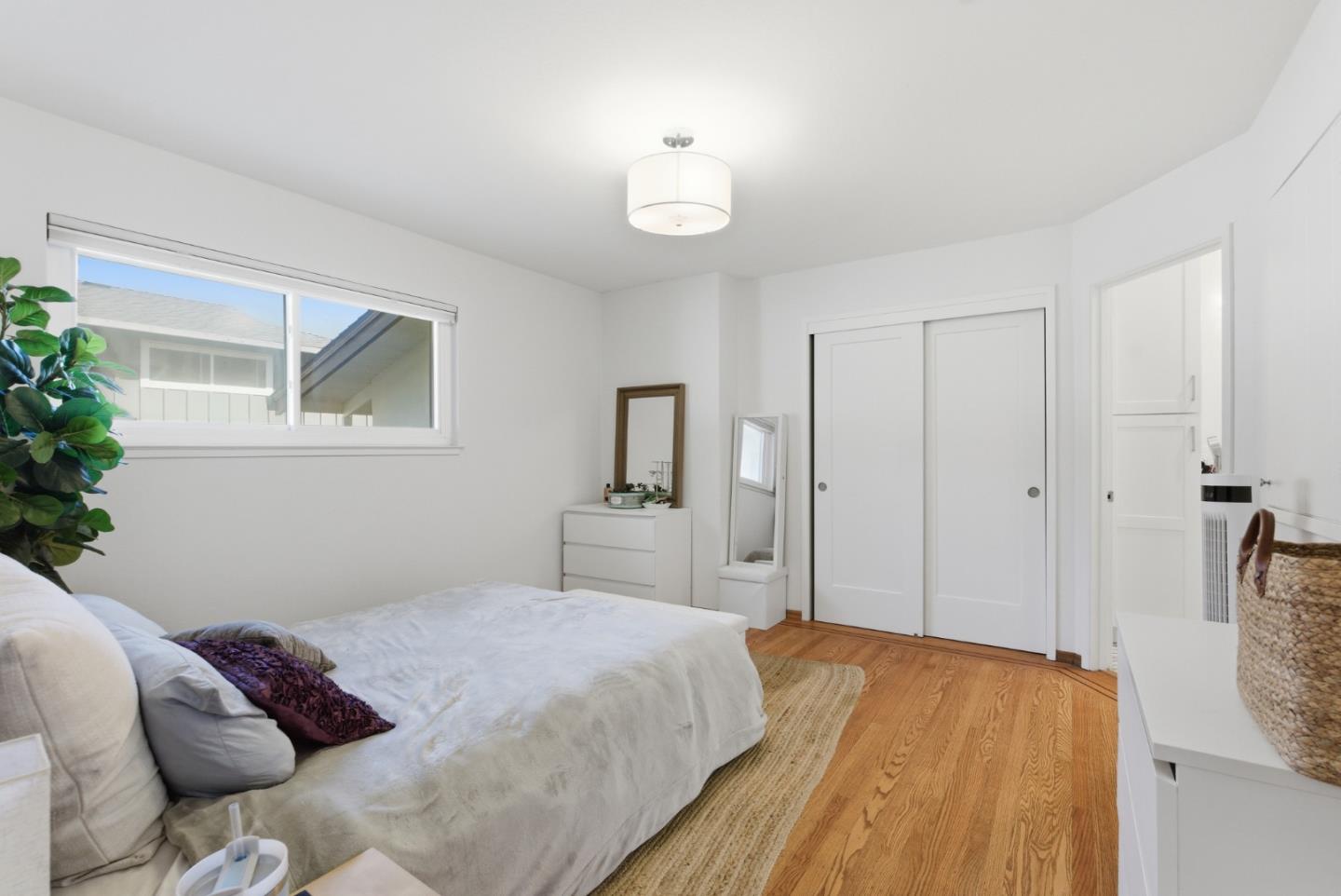 Detail Gallery Image 8 of 18 For 373 Carlos Ave, Redwood City,  CA 94061 - – Beds | – Baths