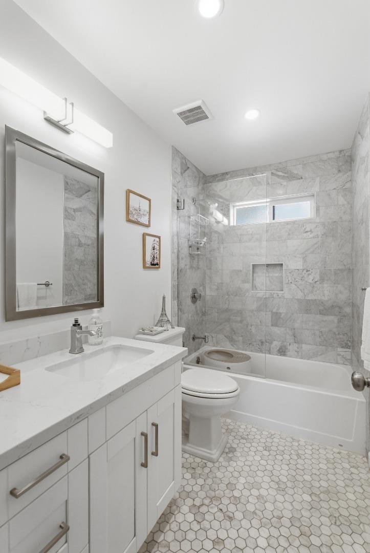 Detail Gallery Image 9 of 18 For 373 Carlos Ave, Redwood City,  CA 94061 - – Beds | – Baths