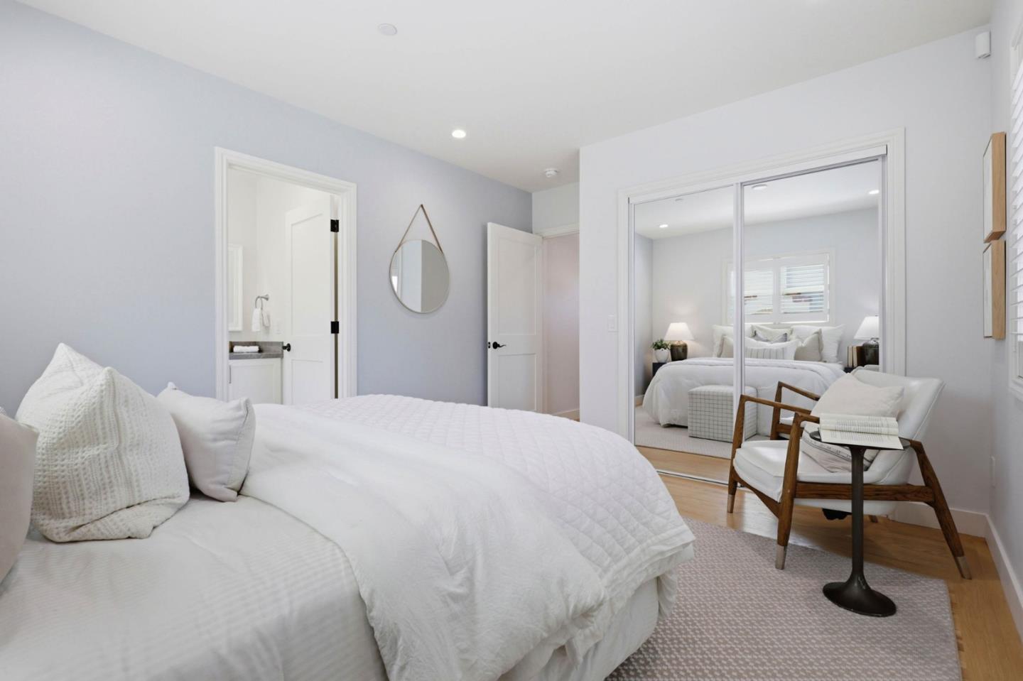 Detail Gallery Image 13 of 37 For 1333 Laguna Ave, Burlingame,  CA 94010 - 4 Beds | 4 Baths