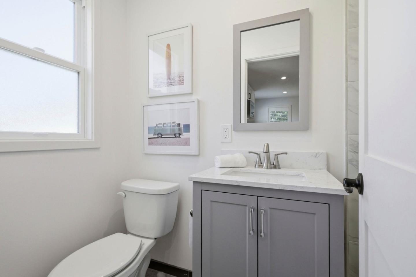 Detail Gallery Image 27 of 37 For 1333 Laguna Ave, Burlingame,  CA 94010 - 4 Beds | 4 Baths