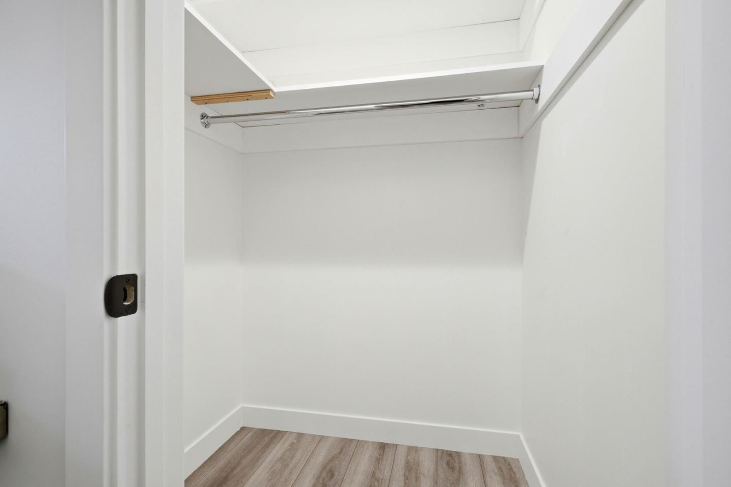 Detail Gallery Image 29 of 37 For 1333 Laguna Ave, Burlingame,  CA 94010 - 4 Beds | 4 Baths