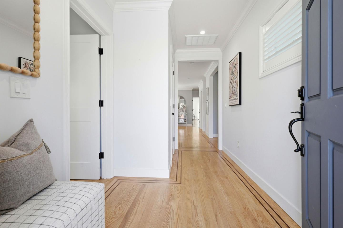 Detail Gallery Image 3 of 37 For 1333 Laguna Ave, Burlingame,  CA 94010 - 4 Beds | 4 Baths