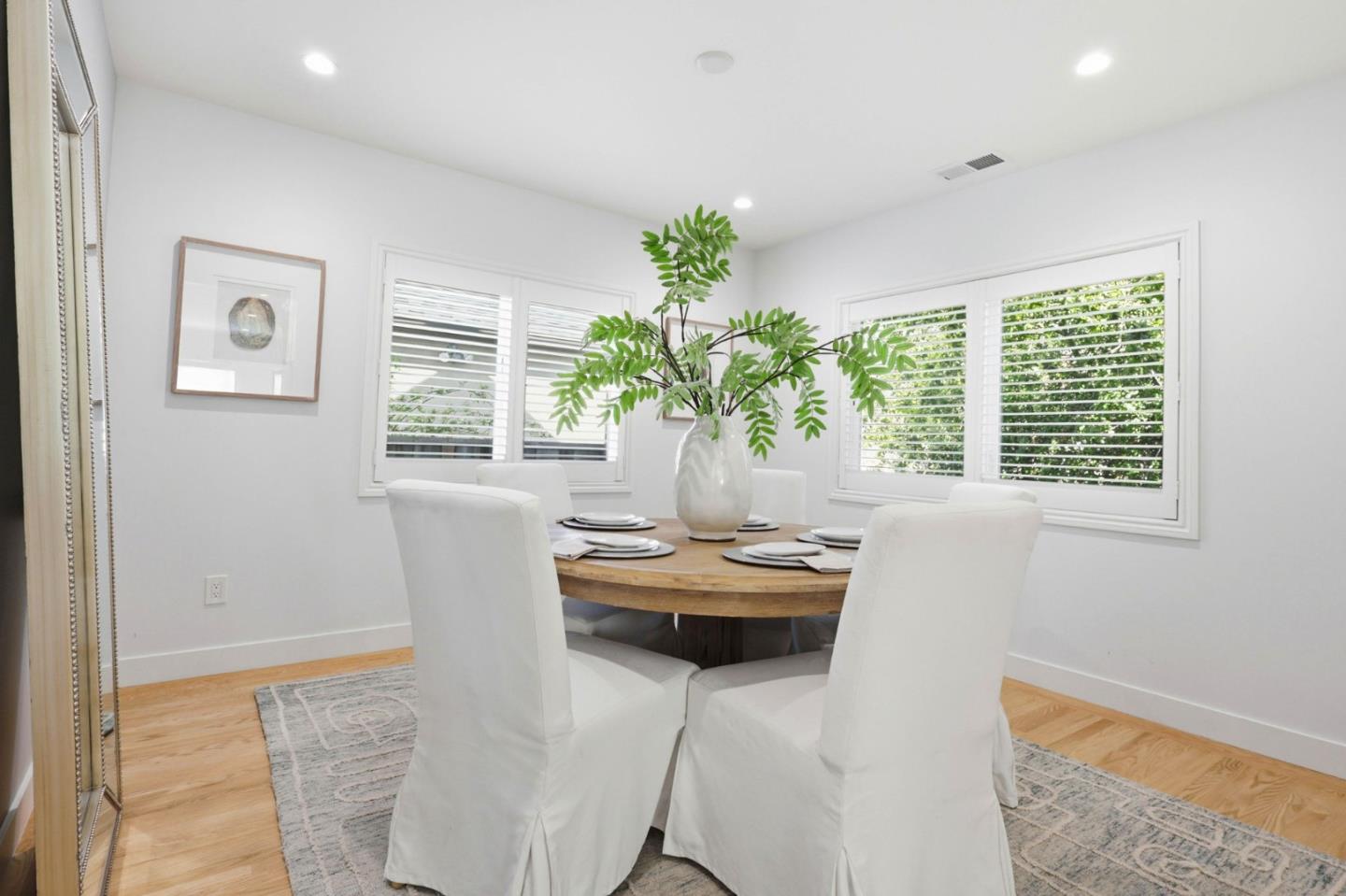 Detail Gallery Image 9 of 37 For 1333 Laguna Ave, Burlingame,  CA 94010 - 4 Beds | 4 Baths