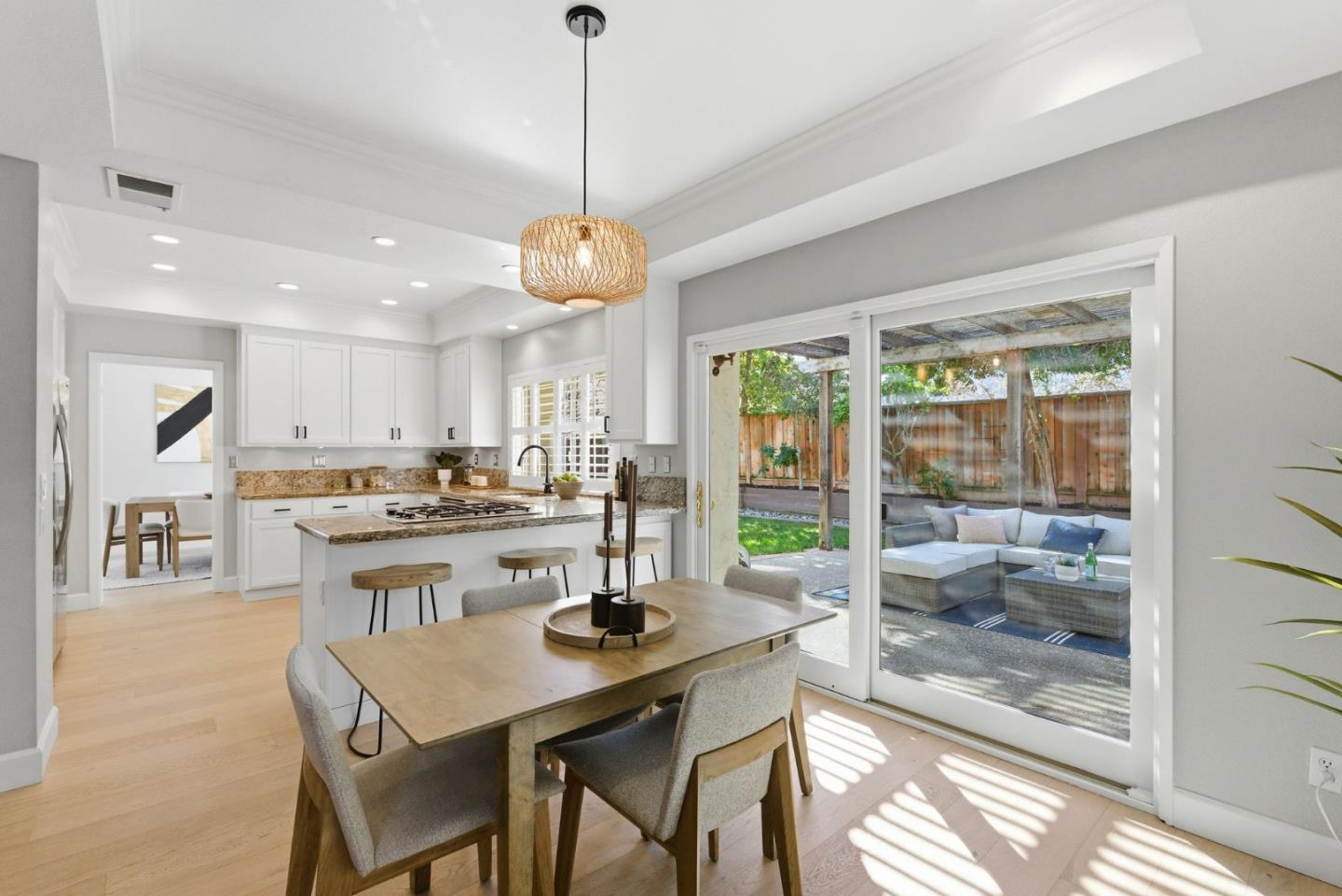 Detail Gallery Image 14 of 45 For 11563 Country Spring Ct, Cupertino,  CA 95014 - 3 Beds | 2/1 Baths