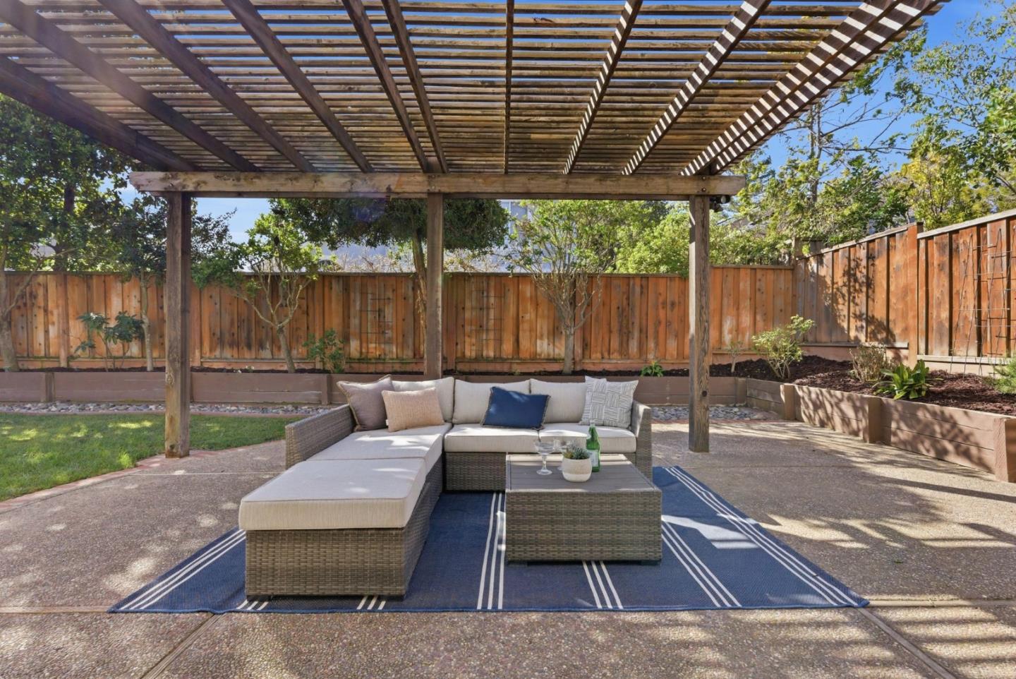 Detail Gallery Image 30 of 45 For 11563 Country Spring Ct, Cupertino,  CA 95014 - 3 Beds | 2/1 Baths